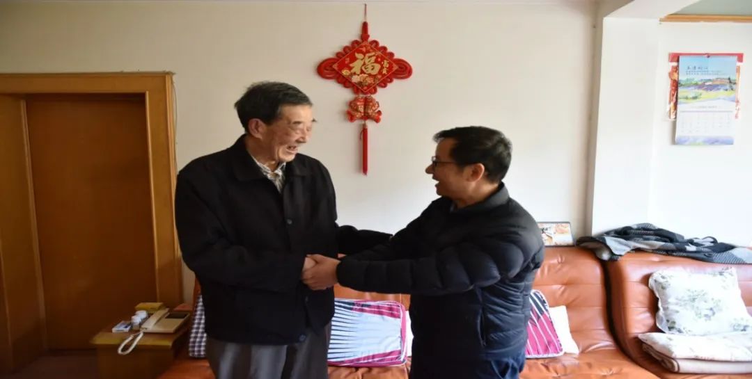 慰问1.jpg 慰问1.jpg